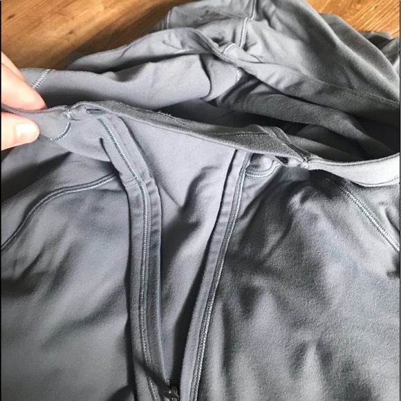 Lululemon long sleeve base layer - Picture 4 of 12